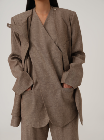 WRAP OVER LINEN VEST IN MELANGE BROWN