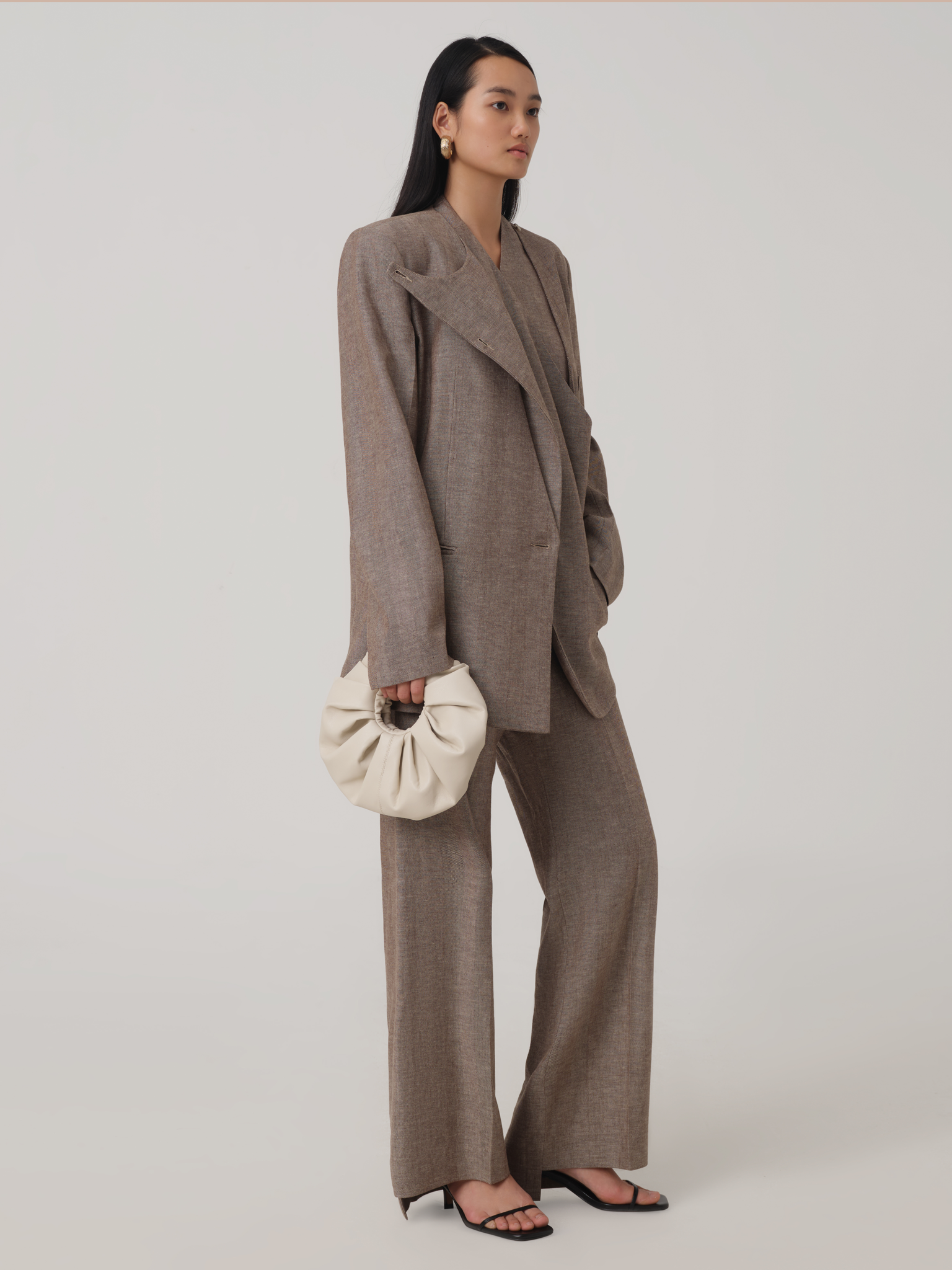 WRAP OVER LINEN VEST IN MELANGE BROWN